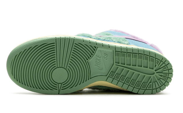 Nike SB Dunk Low Verdy - Visty