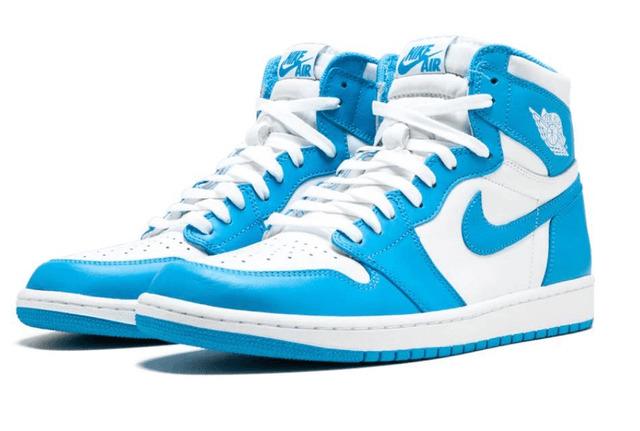 Air Jordan 1 Retro UNC