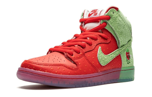 Nike SB Dunk High Strawberry Cough