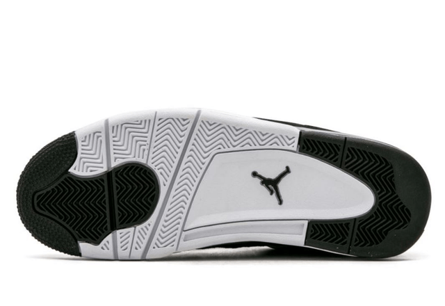 Air Jordan 4 Retro Royalty