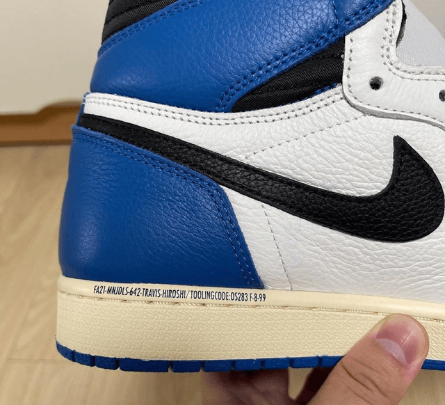 Air Jordan 1 High OG SP Travis Scott - Fragment