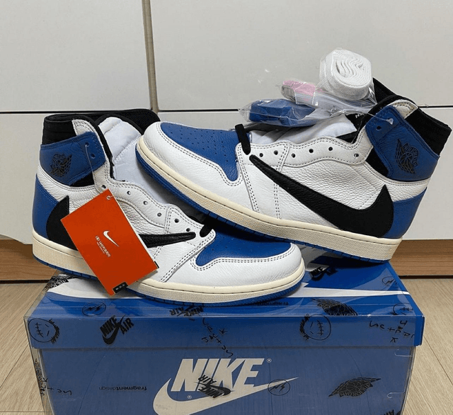 Air Jordan 1 High OG SP Travis Scott - Fragment