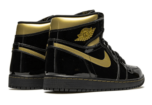 Air Jordan 1 Retro High OG Black Metallic Gold