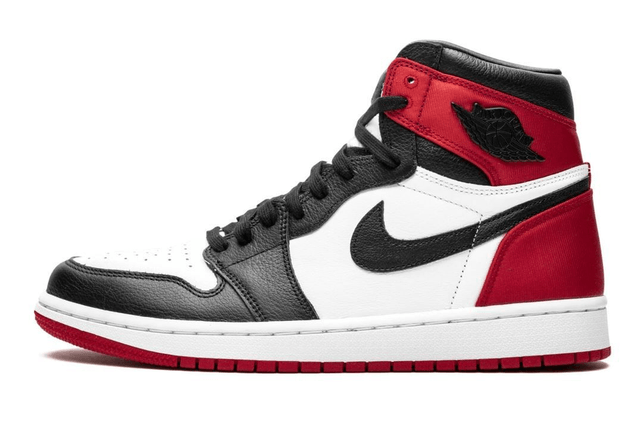 AIR JORDAN 1 HIGH OG WMNS Satin Black Toe