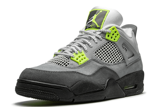 Air Jordan 4 Retro SE Neon