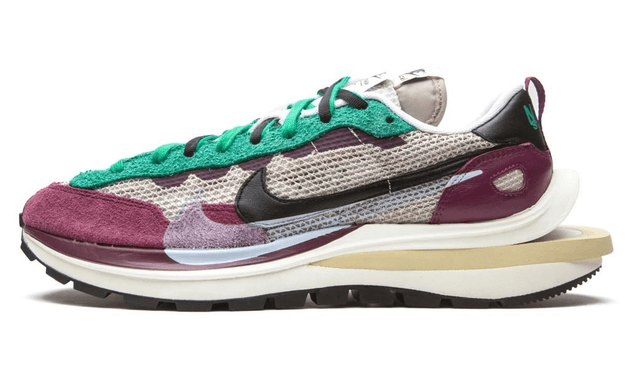 Nike VaporWaffle Sacai - Villain Red / Neptune Green