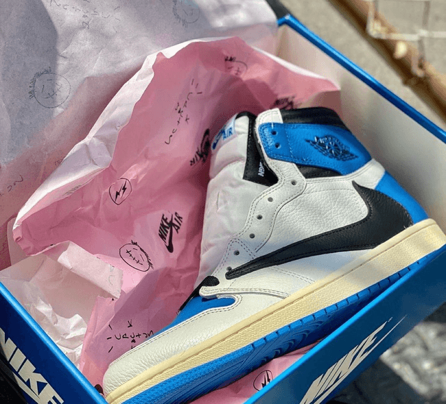 Air Jordan 1 High OG SP Travis Scott - Fragment